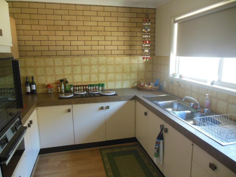 28 MORETON  Terrace, Beachmere QLD 4510