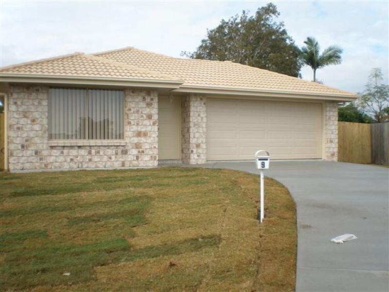 9 Dixon Court BEACHMERE 4510, Beachmere QLD 4510