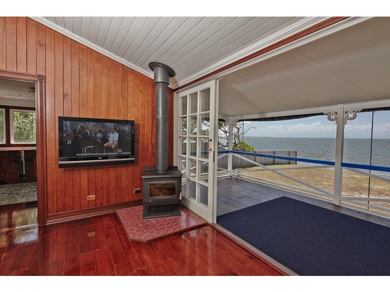 43 CORONATION Drive, Beachmere QLD 4510