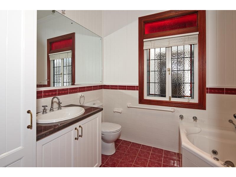 43 CORONATION Drive, Beachmere QLD 4510