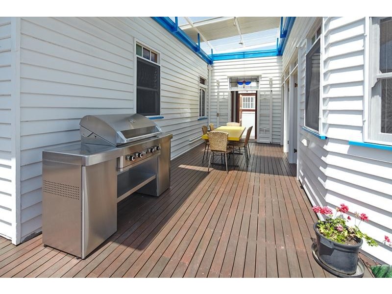 43 CORONATION Drive, Beachmere QLD 4510