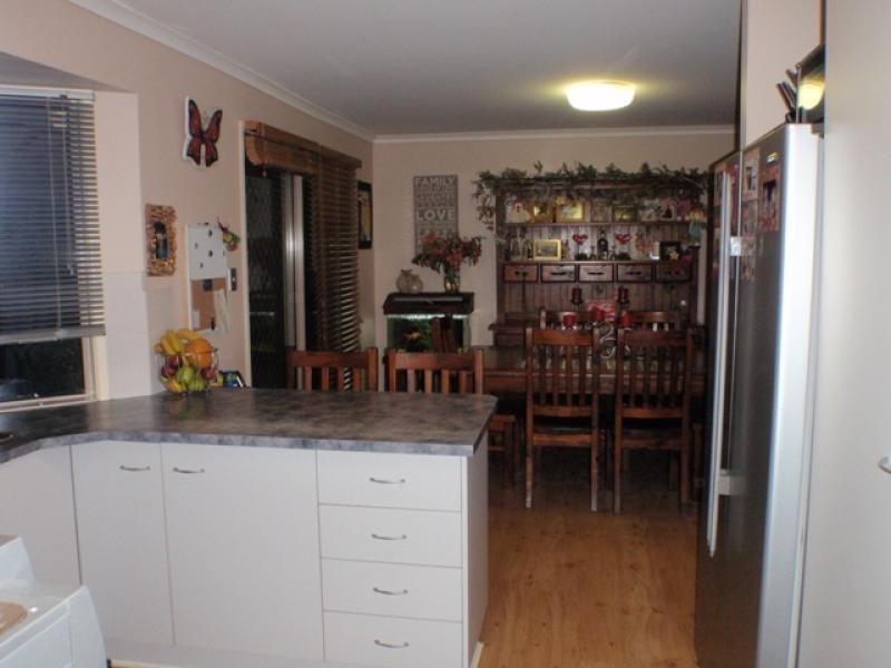 2 ADAM  Street, Beachmere QLD 4510