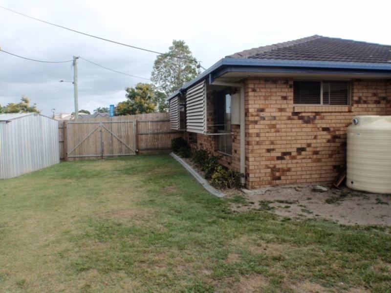 2 ADAM  Street, Beachmere QLD 4510