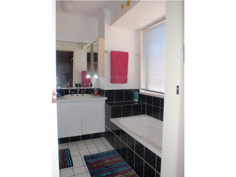 2 ADAM  Street, Beachmere QLD 4510