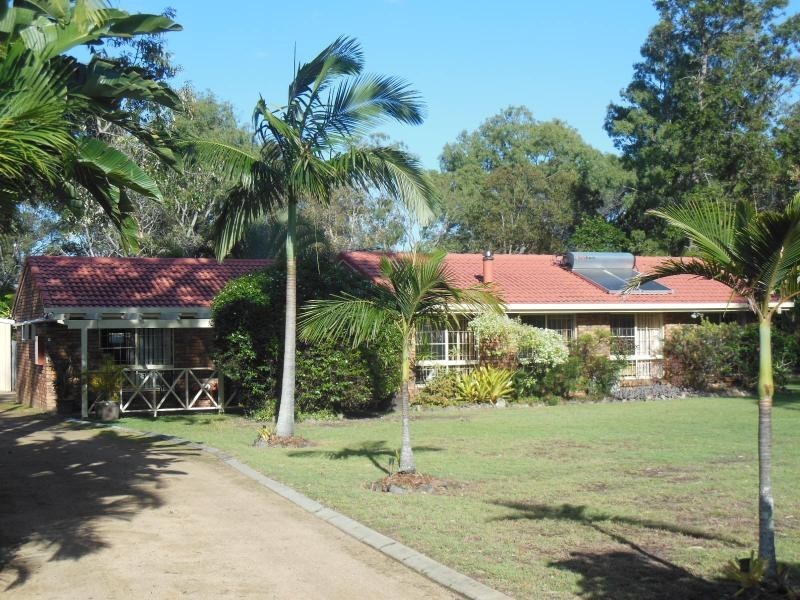 4 savage  Street, Beachmere QLD 4510