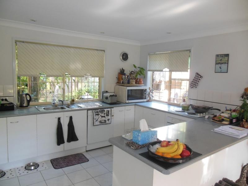 4 savage  Street, Beachmere QLD 4510
