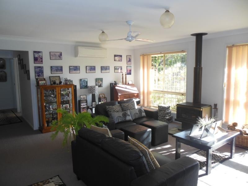 4 savage  Street, Beachmere QLD 4510