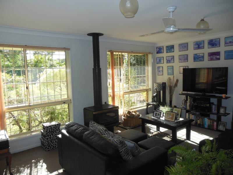4 savage  Street, Beachmere QLD 4510