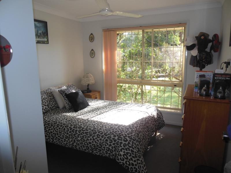 4 savage  Street, Beachmere QLD 4510