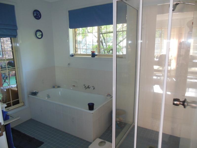 4 savage  Street, Beachmere QLD 4510