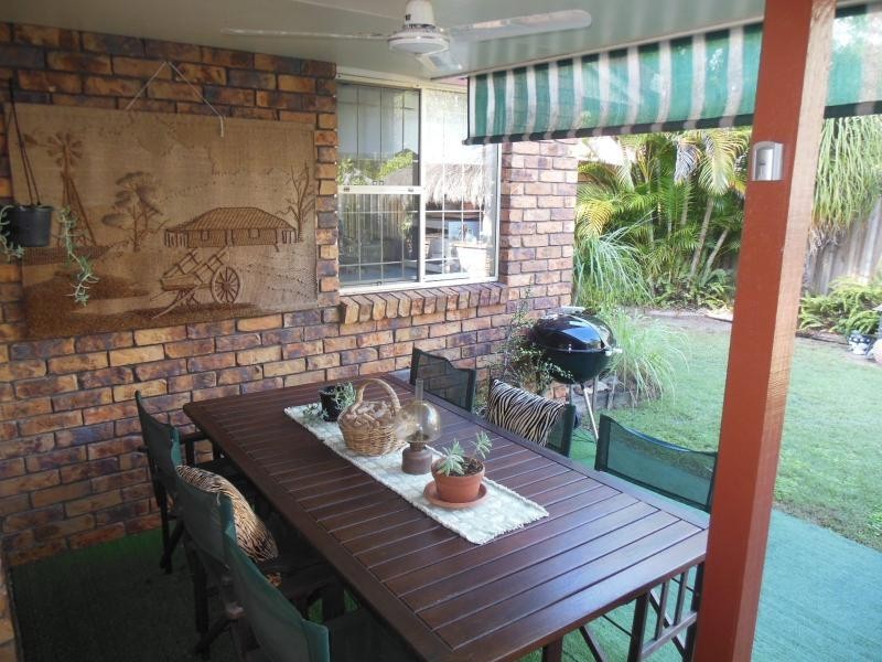4 savage  Street, Beachmere QLD 4510