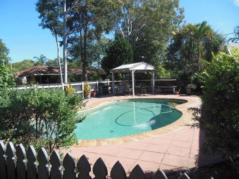 8 Rogers Street, Beachmere QLD 4510