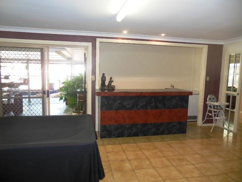 8 Rogers Street, Beachmere QLD 4510
