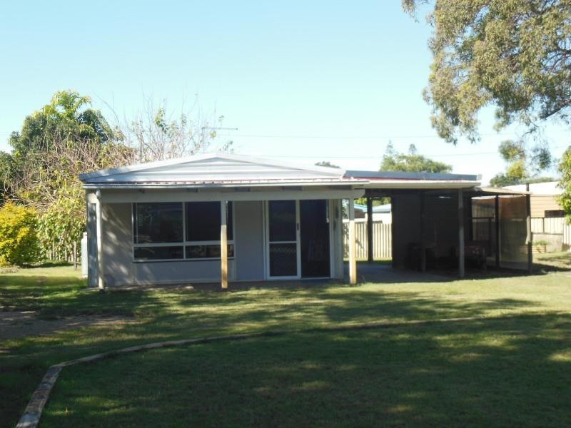 8 Rogers Street, Beachmere QLD 4510