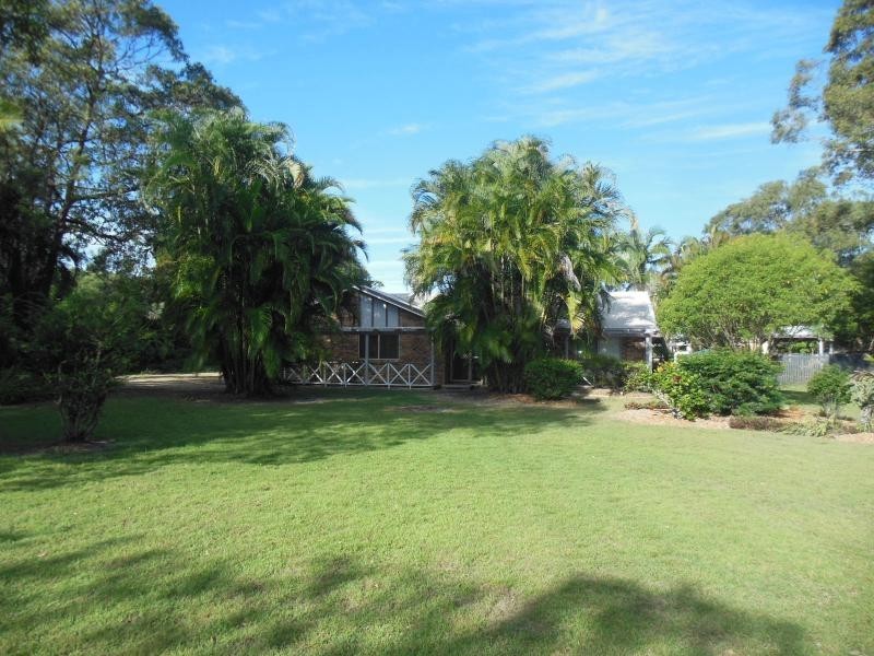 8 Rogers Street, Beachmere QLD 4510