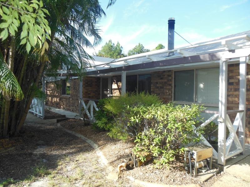 8 Rogers Street, Beachmere QLD 4510