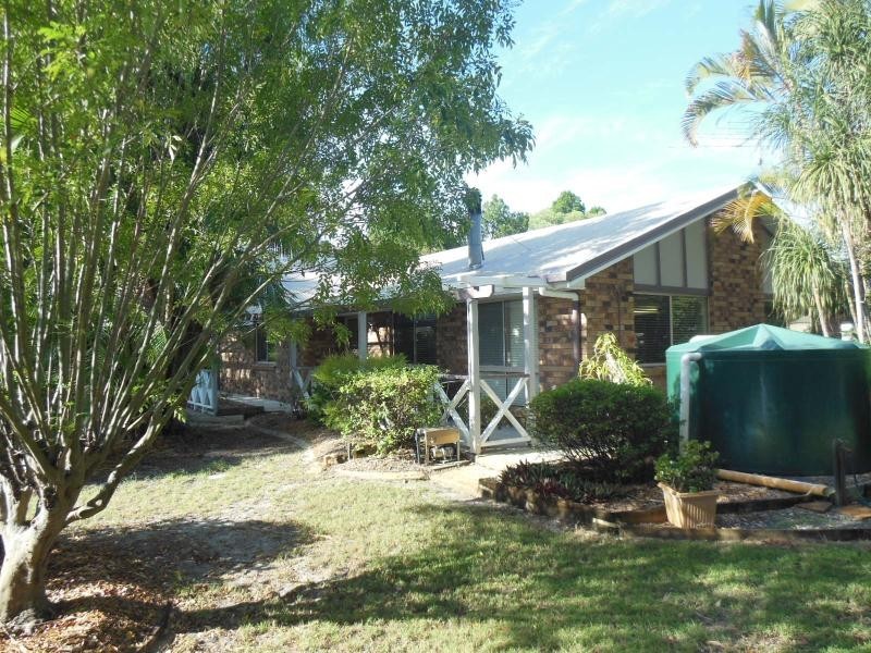 8 Rogers Street, Beachmere QLD 4510