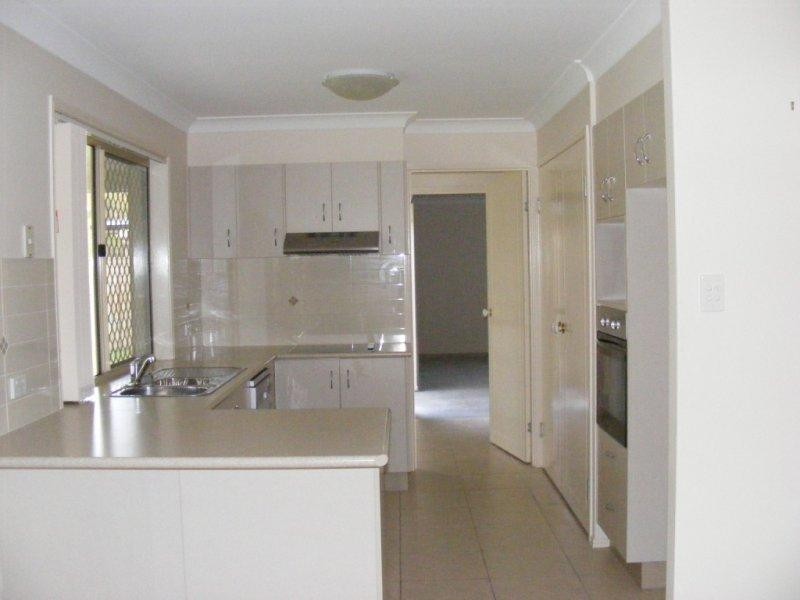 10 Yaraan Crescent, Beachmere QLD 4510