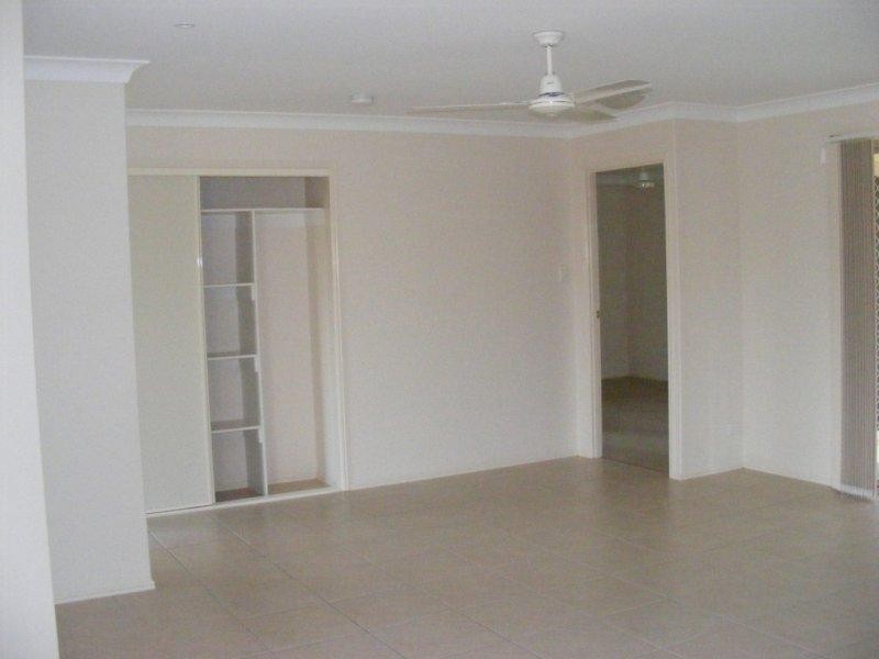 10 Yaraan Crescent, Beachmere QLD 4510