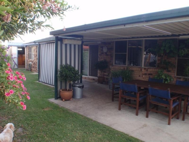 2 Adam  Street, Beachmere QLD 4510