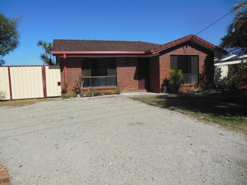 12 Gillian Street, Beachmere QLD 4510