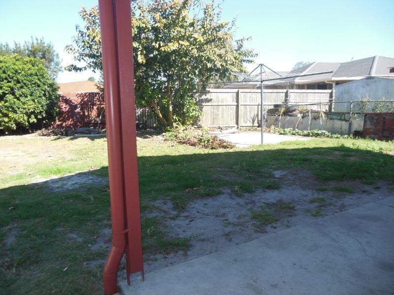 12 Gillian Street, Beachmere QLD 4510