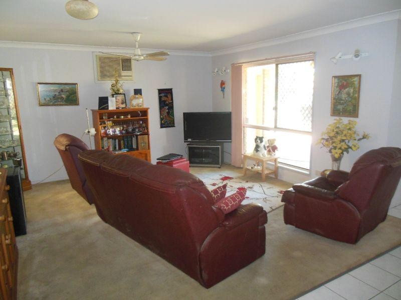 4 Intrepid Court, Beachmere QLD 4510