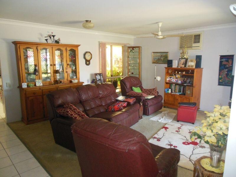 4 Intrepid Court, Beachmere QLD 4510