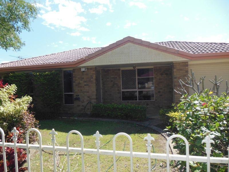 4 Intrepid Court, Beachmere QLD 4510