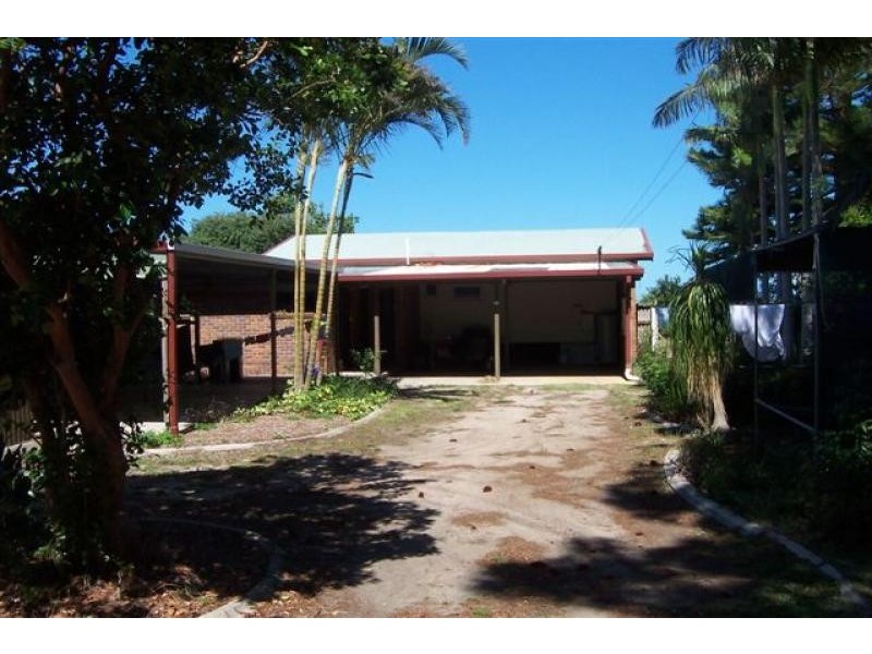 17 GRACE Street, Beachmere QLD 4510