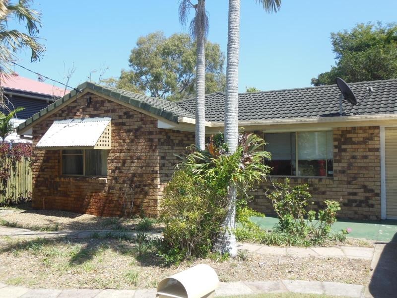 12 JAMES Road, Beachmere QLD 4510