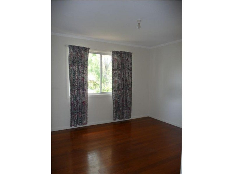 4 PROGRESS Avenue, Beachmere QLD 4510