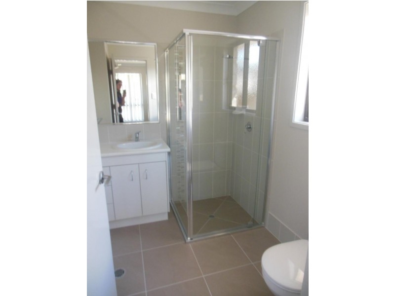 2/18 COFFEY Court, Beachmere QLD 4510