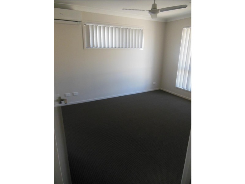 2/18 COFFEY Court, Beachmere QLD 4510