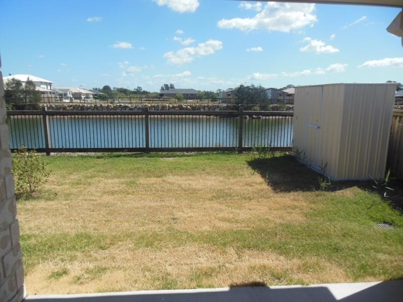 2/18 COFFEY Court, Beachmere QLD 4510