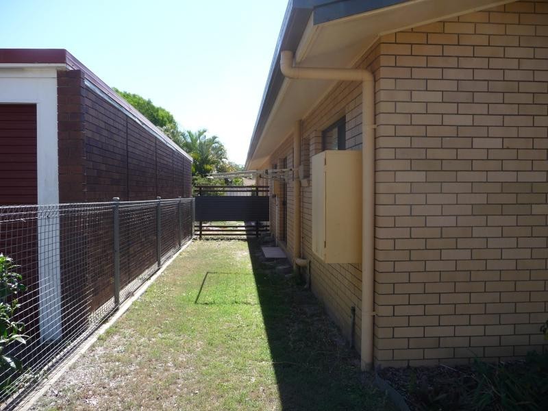1/68 JAMES Road, Beachmere QLD 4510