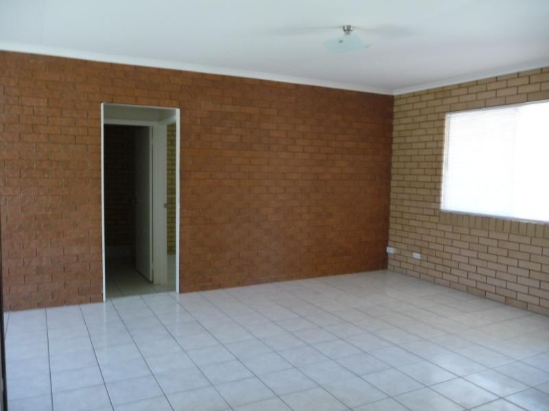 1/68 JAMES Road, Beachmere QLD 4510
