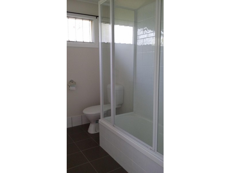 22 WHITING Street, Beachmere QLD 4510