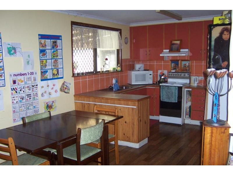 8 EGAN Avenue, Beachmere QLD 4510
