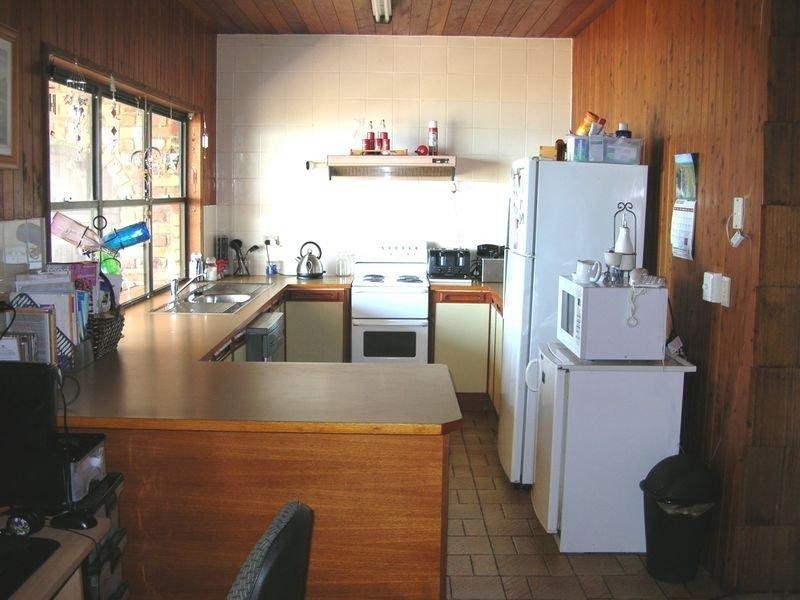 105 BISHOP Road, Beachmere QLD 4510