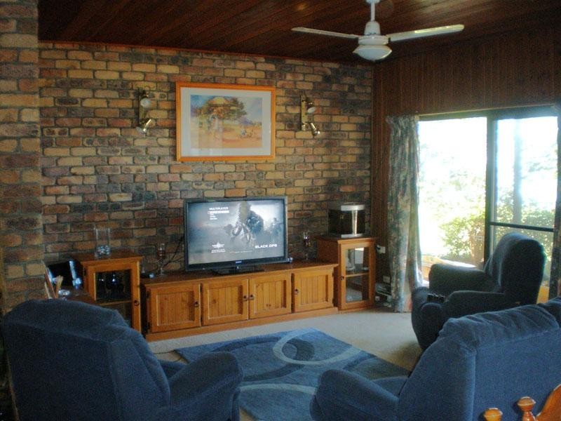 105 BISHOP Road, Beachmere QLD 4510