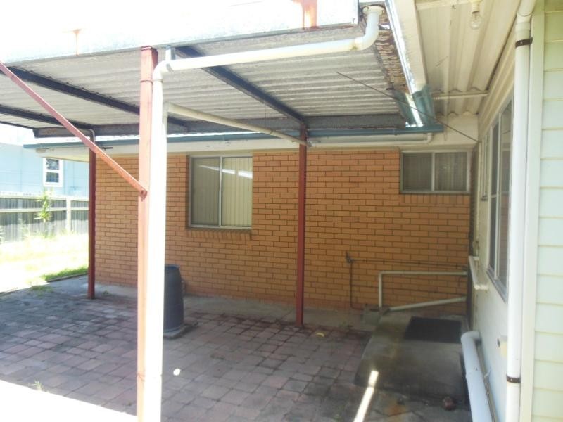 7 Elizabeth  Street, Beachmere QLD 4510