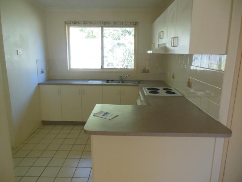 2/4 Margaret  Street, Beachmere QLD 4510