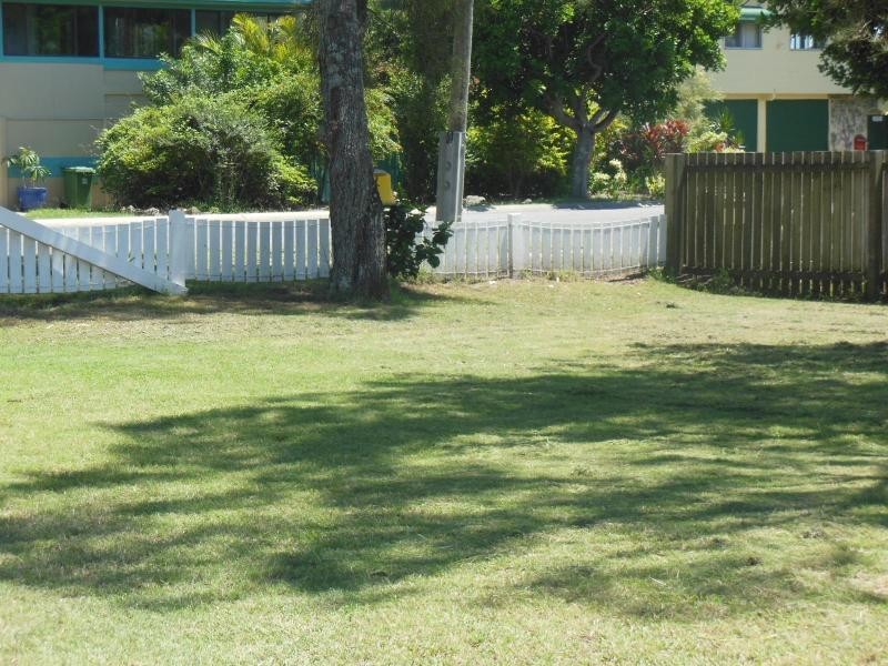 101 BIGGS  Avenue, Beachmere QLD 4510