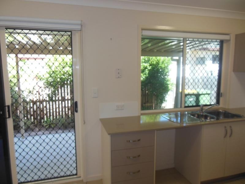 UNIT 1 9 PROGRESS Avenue, Beachmere QLD 4510