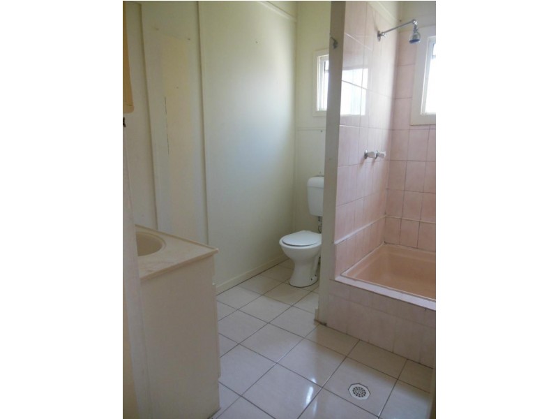 59 Coronation  Avenue, Beachmere QLD 4510