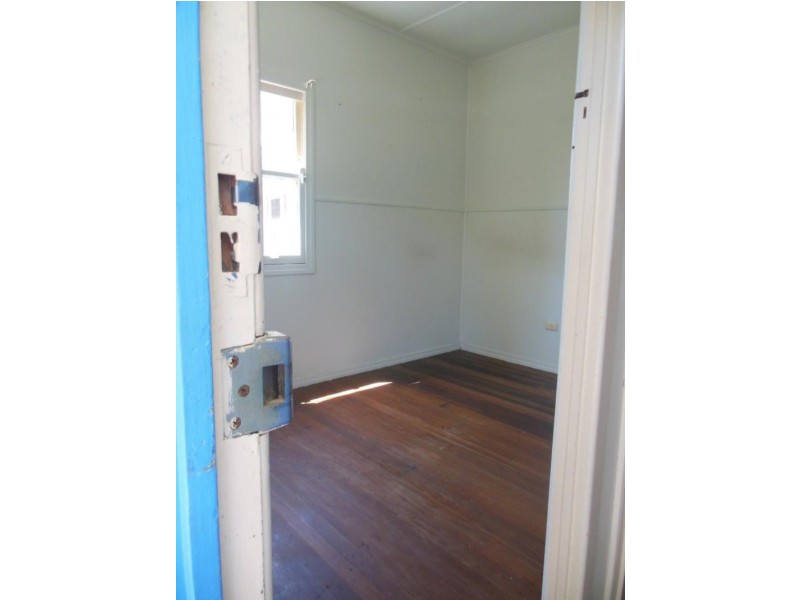 59 Coronation  Avenue, Beachmere QLD 4510