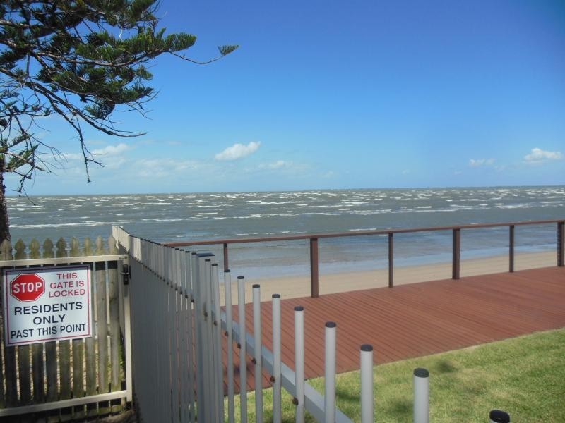 15 Coronation Avenue, Beachmere QLD 4510