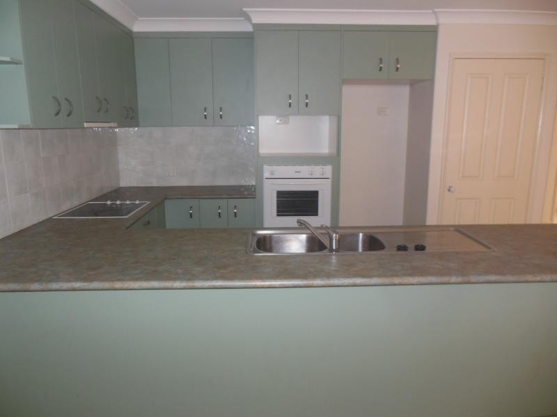 2/92 Moreton  Terrace, Beachmere QLD 4510
