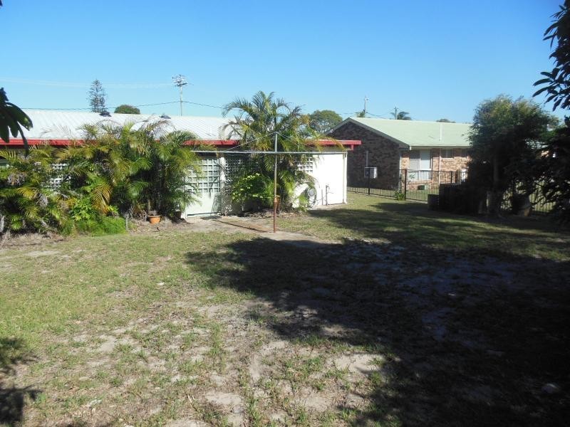 10 Dorunda Avenue, Beachmere QLD 4510